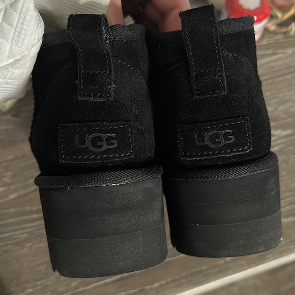 Ugg Size 10 platform - Picture 3 of 3